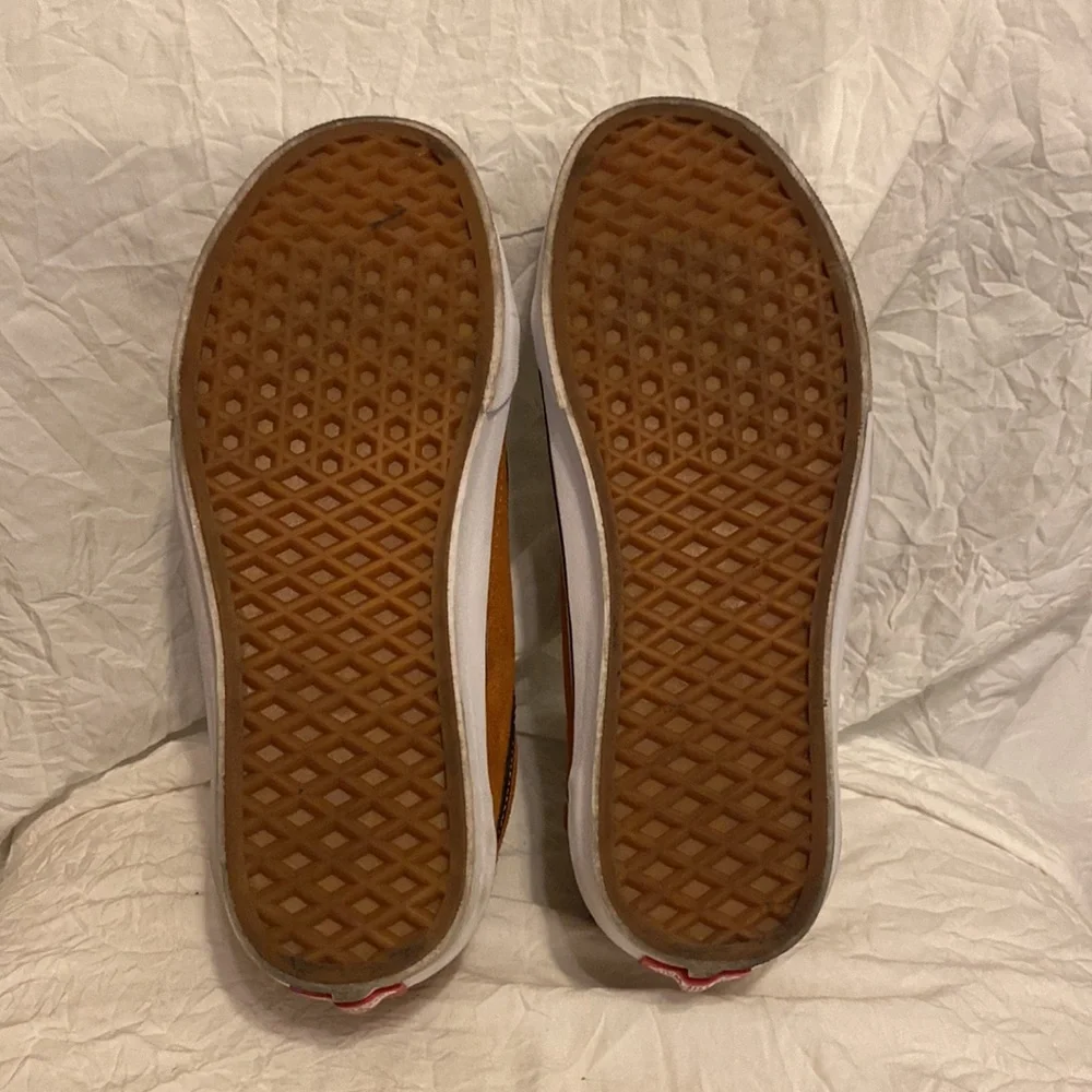 Vans - Picture 3 of 4